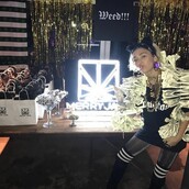 Ένα μπαρ γεμάτο κάνναβη ήταν η έκπληξη της Miley Cyrus στο πάρτι γενεθλίων του αγαπημένου της Liam Hemsworth