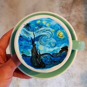 Πώς τον πίνετε τον Βαν Γκογκ σας;: Μπάρμαν φτιάχνει αριστουργήματα στον αφρό του καπουτσίνο