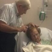 Το βίντεο με τον ηλικιωμένο άντρα που χτενίζει τρυφερά τα μαλλιά της άρρωστης γυναίκας του κι έχει συγκινήσει το ίντερνετ
