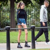 Ήταν θέμα χρόνου για τα ταμπλόιντς να αρχίσουν να ασχολούνται με το πόσο αδύνατη είναι η Κάια Γκέρμπερ