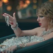 Όλοι το πιάσαμε το υπονοούμενο - Αναμένεται η απάντηση της Κιμ Καρντάσιαν