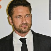 Ρώτησαν τον Τζέραρντ Μπάτλερ αν φιλάει καλύτερα η Αντζελίνα Τζολί ή η Τζένιφερ Άνιστον