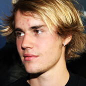 «Τα σπυράκια είναι στη μόδα»: Ο Τζάστιν Μπίμπερ απαντά για την ακμή του