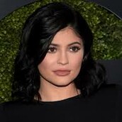 Έλα πείτε το να τελειώνουμε- Βγάζει μάτι η κοιλιά της Κάιλι Τζένερ