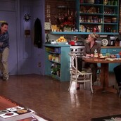 Ο λόγος που το διαμέρισμα της Μόνικα στα Φιλαράκια φτιάχτηκε και παρέμεινε για πάντα μοβ