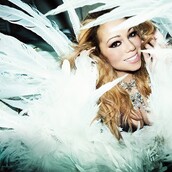 Η Μαράια Κάρεϊ έχασε πολλά κιλά και το γιορτάζει όπως μόνο αυτή ξέρει