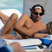 Η Σάρον Στόουν σήμερα έγινε 60 και όλα δείχνουν πως περνά υπέροχα με νέο σύντροφο