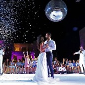 Just Married - O γάμος του Σάκη Τανιμανίδη και της Χριστίνας Μπόμπα