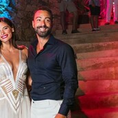 Ο Σάκης Τανιμανίδης και η Χριστίνα Μπόμπα παντρεύονται σήμερα - Το πάρτι πριν το γάμο στη Σίφνο