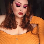 H γυναίκα που καταναλώνει 10.000 θερμίδες την ημέρα και το φετίχ πίσω από το όργιο λαιμαργίας