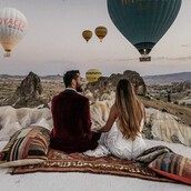 33 χώρες σε 9 μήνες: Οι νεόνυμφοι που γύρισαν τον κόσμο για την τέλεια γαμήλια φωτογραφία