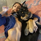 Γιατί όλες γδύνονται στην καραντίνα;