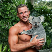 Οι Αυστραλοί πυροσβέστες φωτογραφίζονται ημίγυμνοι για το 2022