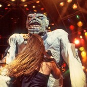 Η Ελεύθερη Ώρα κατηγορεί τους Iron Maiden για τη φωτιά στην Πεντέλη