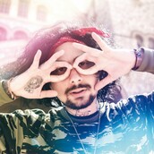 «Born Star»: Το νέο άλμπουμ του Sin Boy είναι μια κριτική ματιά στην ελληνική showbiz
