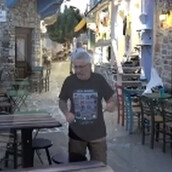 Στάθης Παναγιωτόπουλος: Δεν πηγαίνει κανείς στο μαγαζί του στην Αλόννησο