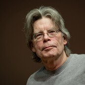 «Εκείνοι πρέπει να με πληρώνουν»: Ενοχλημένος ο Στίβεν Κινγκ για τη συνδρομή στο Twitter - Η απάντηση του Μασκ