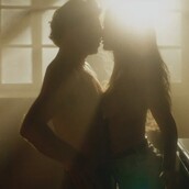 Maestro: Χριστόφορος Παπακαλιάτης και Κλέλια Ανδριολάτου στην πρώτη τους ερωτική σκηνή