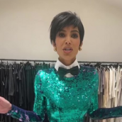 «Ντύσου όπως η Κρις Τζένερ»: Η Κιμ Καρντάσιαν και οι αδελφές της μιμήθηκαν την 68χρονη, για τα γενέθλιά της