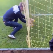 Οπαδός ούρησε στο μπουκάλι τερματοφύλακα- Αποβλήθηκε ο παίκτης επειδή αντέδρασε