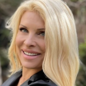 Ελένη Μενεγάκη: Αποκάλυψε on camera το backstage με τη Ρούλα Κορομηλά