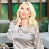 Ελένη Μενεγάκη: Στην Άνδρο για τη γιορτή της Λευκής Νύχτας