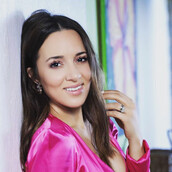 Τα μπέρδεψε η Καλομοίρα -Την ρώτησαν υλικά για μελομακάρονα και απάντησε: «Ντομάτα και κρεμμύδι»