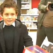 Ο γιος του Άδωνι Γεωργιάδη κάνει δηλώσεις για το καλάθι του Άη Βασίλη 