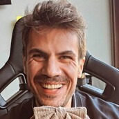 Ο Άκης Πετρετζίκης αγκαλιά με την κόρη του: «Η πιο όμορφη γυναίκα»