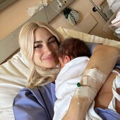 Ιωάννα Τούνη: Προσπάθησα 20 ώρες για φυσιολογικό τοκετό, αλλά μετά πήγαμε σε αναγκαστική καισαρική