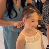 Η στιγμή που μια 10χρονη με αλωπεκία φορά περούκα για πρώτη φορά: «Αντίδραση ανεκτίμητη!»