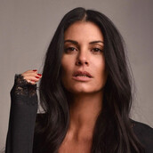 Μαρία Κορινθίου: «Διαγνώστηκα με φλεβική ανεπάρκεια αλλά μέσα στο χειρουργείο ο γιατρός βρήκε και ανεύρισμα»