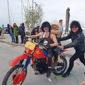 Απόκριες 2023: Ο Δήμαρχος Κιάτου ντύθηκε καμικάζι Στάθης Ψάλτης 