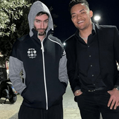 Ο Μίλτος Τεντόγλου κάλεσε σε βραδική έξοδο τον Καραλή για την γιορτή του και πήγε με τη φόρμα 