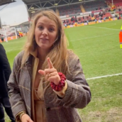 Ζήτησε από την Μπλέικ Λάιβλι να πει «γεια» στη σύντροφό του- Και τον αιφνιδίασε