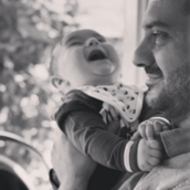 Masterchef: Ο Λεωνίδας Κουτσόπουλος δείχνει για πρώτη φορά τον γιο του