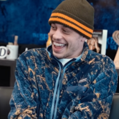 Ο Πιτ Ντέιβιντσον αποκάλυψε το μέγεθος του πέους του