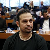 Ο Ντέμης Νικολαΐδης απάντησε σε δημοσίευμα περί εγκυμοσύνης της συντρόφου του
