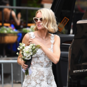 Παντρεύτηκε η Naomi Watts; Οι φωτογραφίες που πυροδότησαν τις φήμες