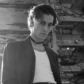 Damiano David: Φωτογραφήθηκε γυμνός (και βοήθησαν σ’ αυτό οι υπόλοιποι των Maneskin)