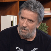 Ο Σπύρος Παπαδόπουλος μιλά για τον θάνατο του αδελφού του σε ηλικία 6 ετών