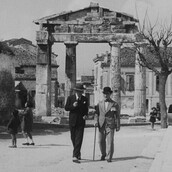 Οι Απάχηδες των Αθηνών του Νίκου Χατζηαποστόλου