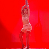 MadWalk 2023: Το pole dancing της Φουρέιρα και η topless εμφάνιση της Τάμτα