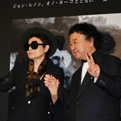 Kishin Shinoyama: Πέθανε ο φωτογράφος της εμβληματικής φωτογραφίας του Τζον Λένον με τη Γιόκο Όνο