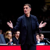 Η εξομολόγηση του Γιώργου Μπαρτζώκα: Ο Ολυμπιακός, τα Τέμπη και ο εξόριστος πατέρας του