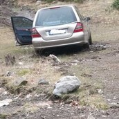 Νεκροφόρα βρέθηκε κολλημένη στις λάσπες εξαιτίας του GPS, λίγο πριν την κηδεία