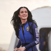 Lily Allen: Ζήτησε συγγνώμη για την κριτική στην Katy Perry: «Ήταν δικός μου εσωτερικευμένος μισογυνισμός»