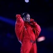 Rihanna: Οι τρεις iconic στιγμές που αποκάλυψε ότι είναι έγκυος