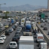 Κίνηση στους δρόμους: «Σημειωτόν» τα οχήματα στον Κηφισό