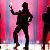 Eurovision 2025: Ο «μαφιόζος» Εσθονός ξεσήκωσε το κοινό με το «Espresso Macchiato» στον Α' Ημιτελικό